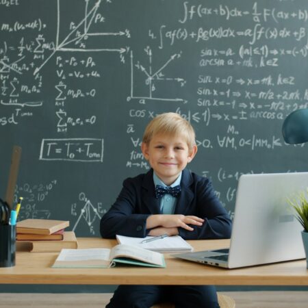What is the education system in the UK for kids